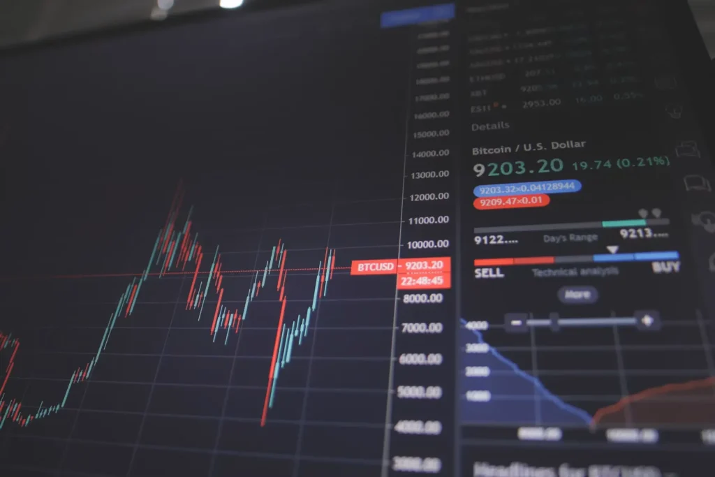 
Crowdfunding Inmobiliario España 2026: Plataformas, Rentabilidades Reales y Fiscalidad