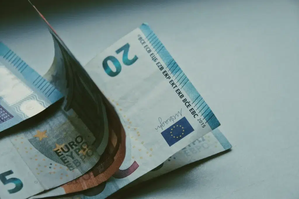 7 Sesgos Cognitivos que Destruyen tus Finanzas (y Cómo Neutralizarlos)